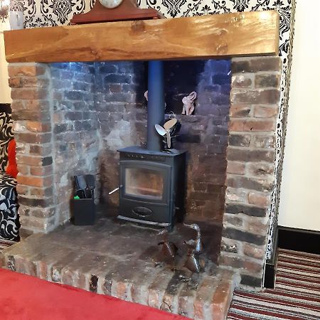 Апартаменты The Saracens Head Old Lounge Скегнесс Экстерьер фото