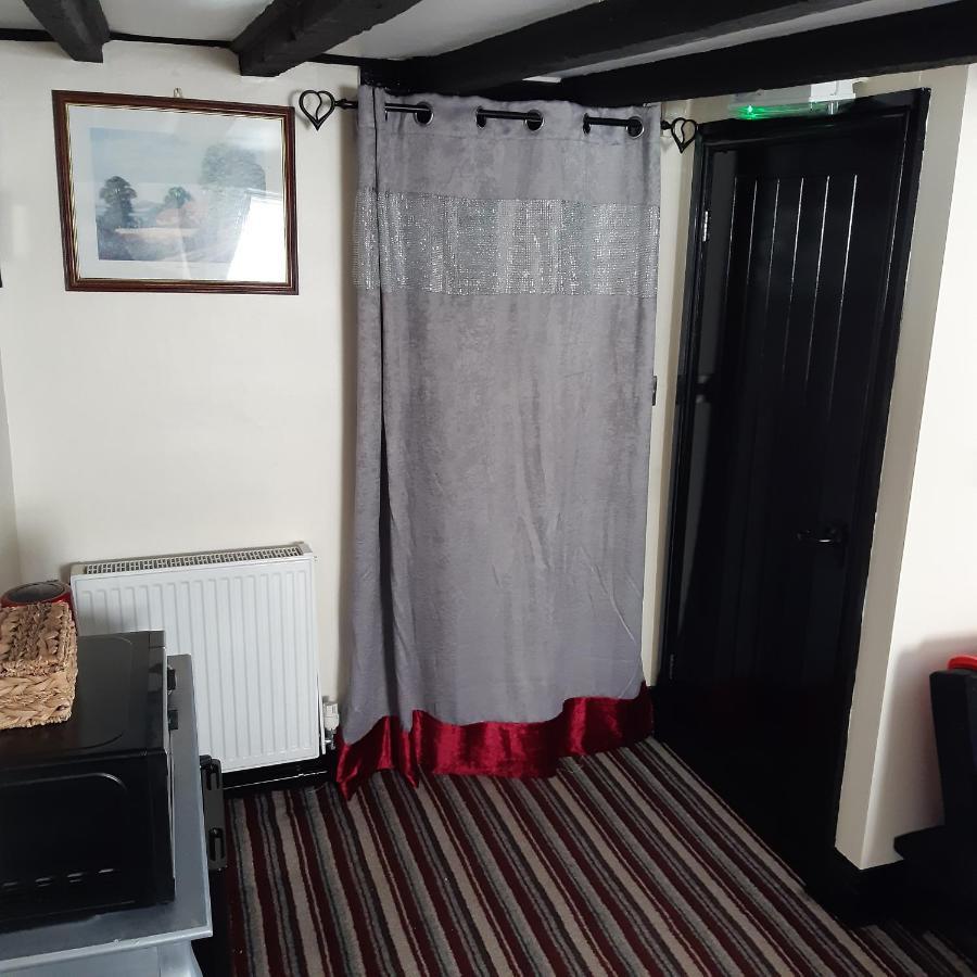 Апартаменты The Saracens Head Old Lounge Скегнесс Экстерьер фото