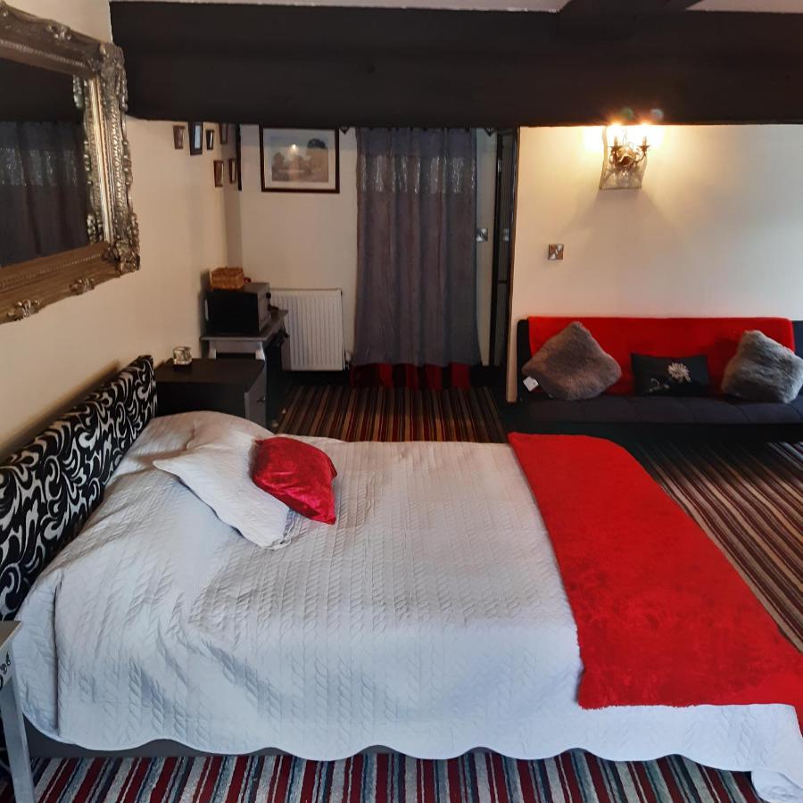 Апартаменты The Saracens Head Old Lounge Скегнесс Экстерьер фото